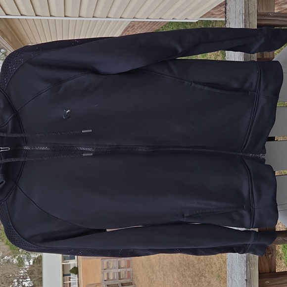 Women's Under Armour Black Fitted Jacket With Mesh Sleeves Size M - Picture 1 of 13